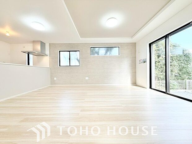 造りこんだ空間演出の妙が生み出す光と質のハーモニーはこの住宅のクオリティの良さを実感させてくれます。