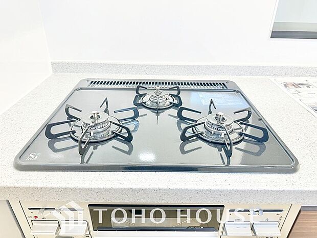 毎日料理をする、料理が好き、家族が多くて量を作る必要がある、等の方々にとっては必須の3口コンロ。
