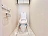 トイレ：家族が毎日使うプライベートな空間。清潔で使いやすいトイレにすることで、日々の暮らしがより快適になります。最新の機能とお手入れのしやすい設計を施し、いつでも気持ちよく、家族誰もが安心して使える空間です。