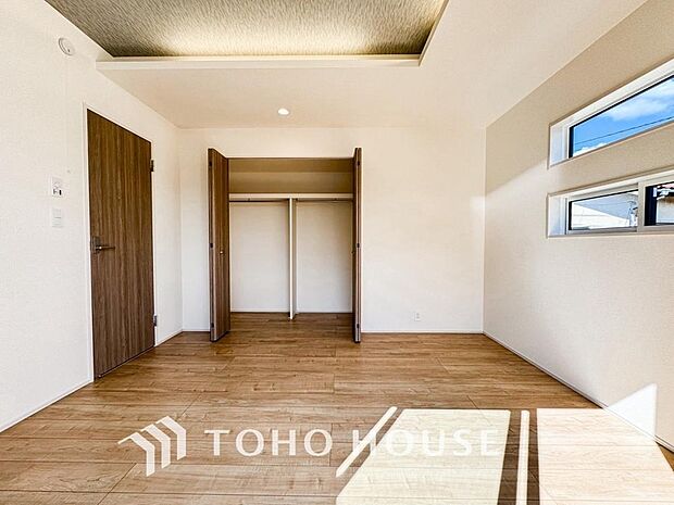 お子様の心と身体を見守る子供部屋。小さな自立心を育むお部屋作りを見越してぜひご覧ください。成長に合わせたレイアウト変更もしやすく、のびのびと過ごせる工夫が詰まった、家族の未来に寄り添う快適な空間です。