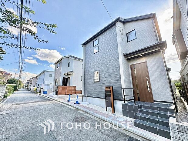 ここから始まる日常はご家族の大切な時間。だからこそ、ただ住むだけでなく、少しでも豊かで快適に、気持ち良く暮らしてほしい。そんな願いを込めて、皆様の住まい購入をどこよりも丁寧に全力でサポートいたします。