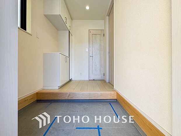 ただいま、おかえり。新居で交わす家族同士の何気ないやり取りがただ何となく嬉しいんです。そんな日々の小さな幸せを積み重ねながら、家族の絆がぐっと深まる、温もりあふれる理想の暮らしをこの地で始めませんか。