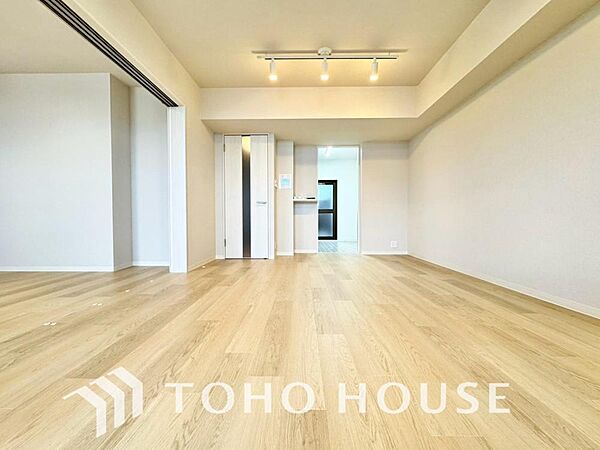 造りこんだ空間演出の妙が生み出す光と質のハーモニーはこの住宅のクオリティの良さを実感させてくれます。