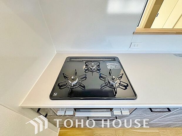 毎日料理をする、料理が好き、家族が多くて量を作る必要がある、等の方々にとっては必須の3口コンロ。