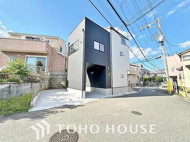 陽光に愛され、家族に包まれた本邸宅は、どんなに月日が経っても【オンリーワン】に輝き続けます。