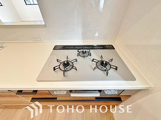 毎日料理をする、料理が好き、家族が多くて量を作る必要がある、等の方々にとっては必須の3口コンロ。