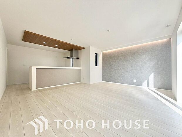 造りこんだ空間演出の妙が生み出す光と質のハーモニーはこの住宅のクオリティの良さを実感させてくれます。