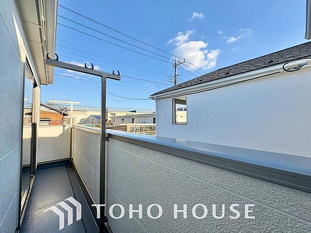 太陽に愛された邸は、陽当り、通風に優れた魅力的で快適さを追求した邸宅です。
