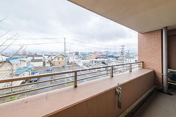 apartment 青森県青森市勝田１丁目16-5
地図を見る
