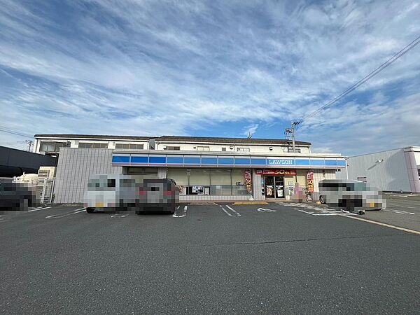 ローソン東大阪吉田本町２丁目店です（物件までの距離：約400m）