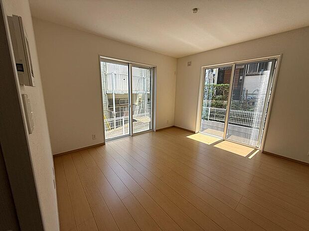 約18帖のLDKはご家族一同がリラックスできる空間になっています。