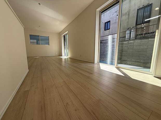 約20帖のLDKはご家族の団らんの場に。