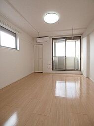 ロイヤル　スリー 4階1Kのリビング/ダイニング