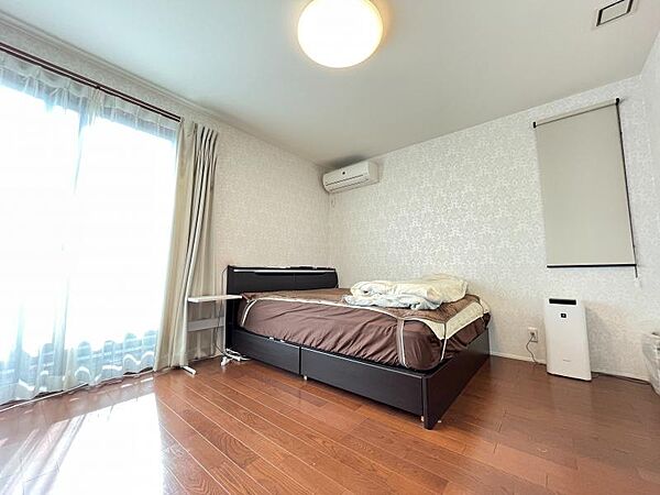 独立したお部屋がある事で家族間のプライベートも守られます。フローリングはお掃除もラクチンです◎