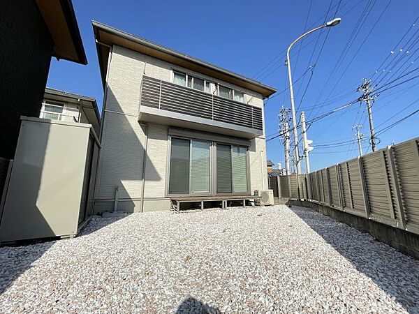 綺麗に管理されたお庭もございます！南側に面しており、家庭菜園なども楽しめます！
