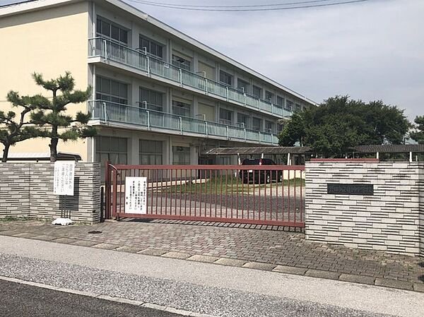 竜神中学校まで2700m、徒歩約34分