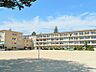 周辺：南中学校まで　1270m　徒歩約16分●愛知県岡崎市戸崎町にある公立中学校。【教育目標】「知・徳・体が調和し、自律できる生徒の育成」　【校訓】「明朗にして自由　健康にして溌剌」