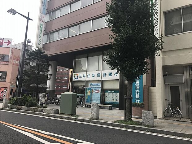 三井住友信託銀行　越谷支店（1679m）