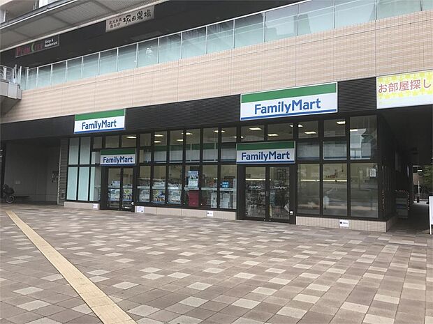 ファミリーマート　武蔵浦和マークス店（2640m）