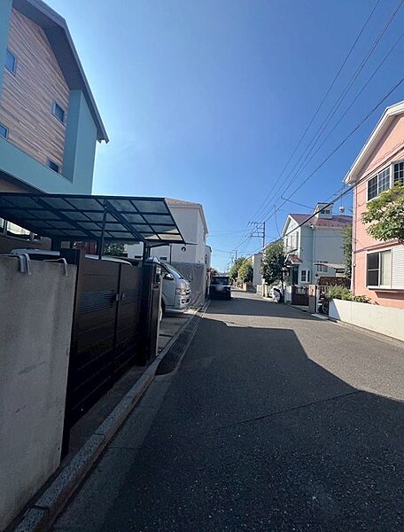 前面道路含む現地外観