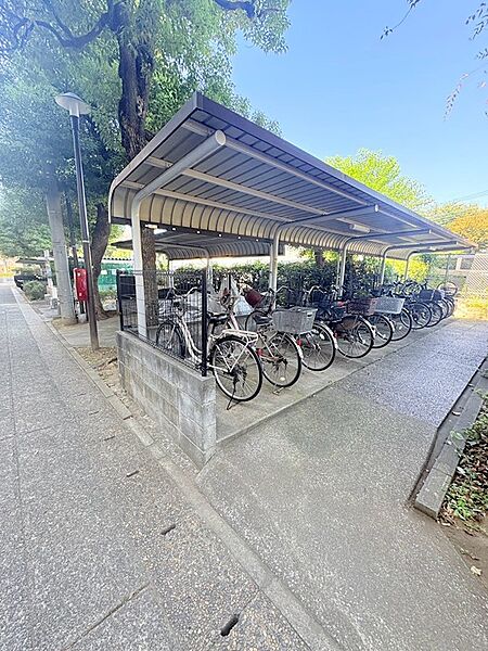 屋根付き駐輪場