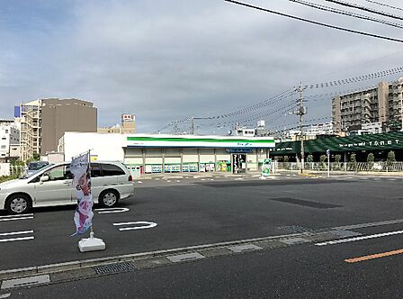 ファミリーマート 千間台西一丁目店(896m)