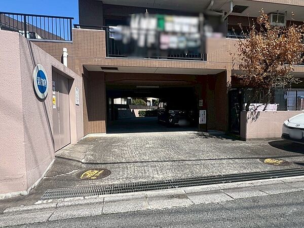 駐車場入り口