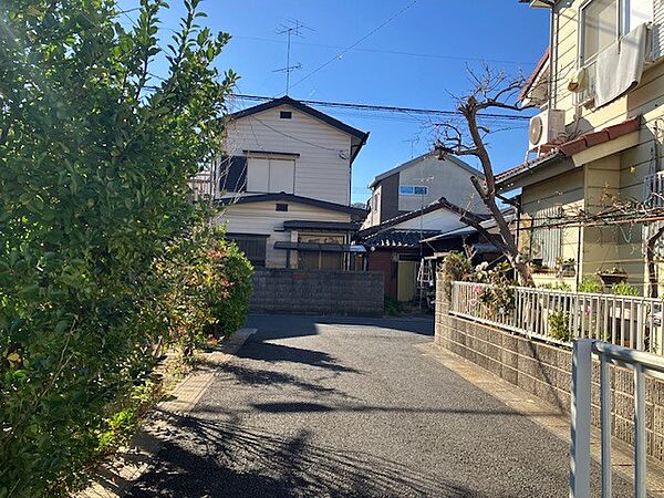 前面道路を含む現地写真