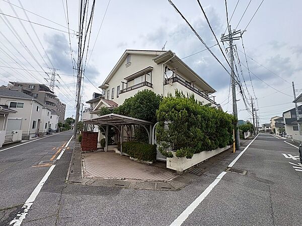 前面道路含む外観