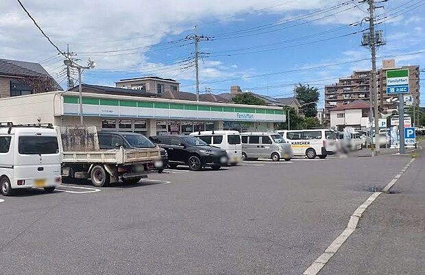 ファミリーマート さいたま白幡店（678m）