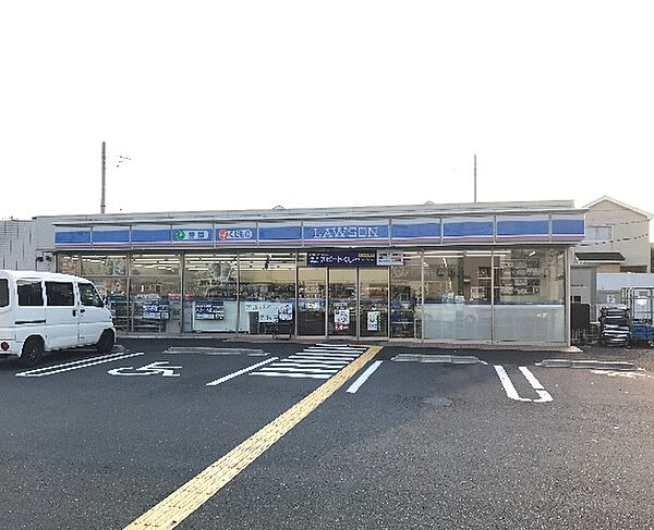 ローソン 草加稲荷一丁目店（3851m）