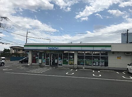 ファミリーマート 川越的場店(4940m)