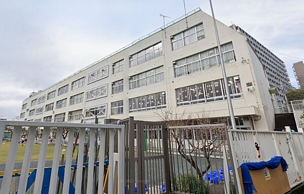 小学校「大田区立新宿小学校まで445m」