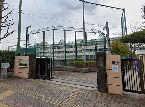 中学校「大田区立大森第三中学校まで751m」