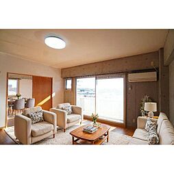 オアシス 401 4階2LDKのリビング/ダイニング