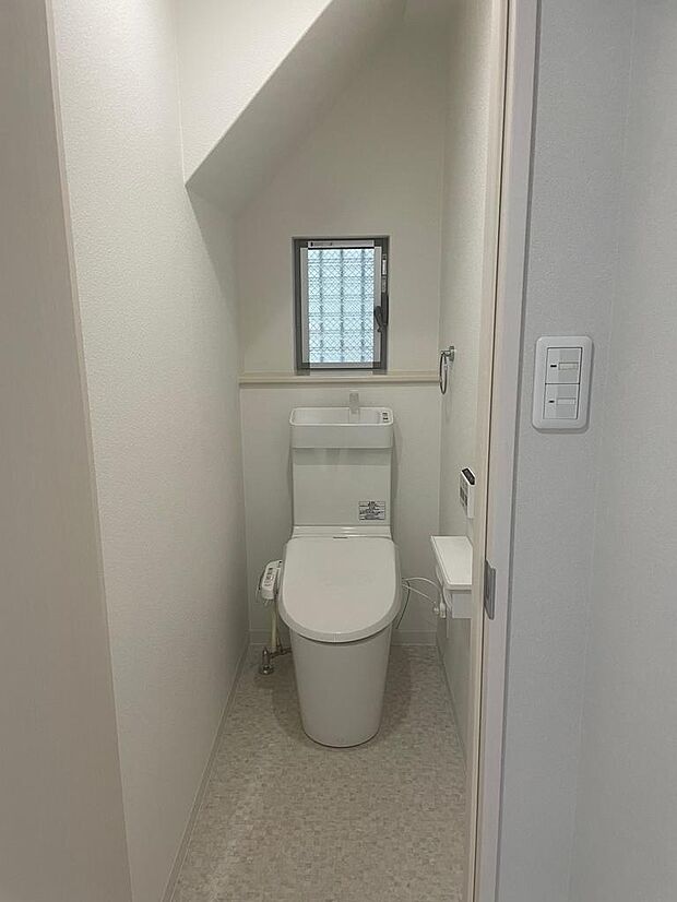 １階トイレ。床ＣＦ張替え
