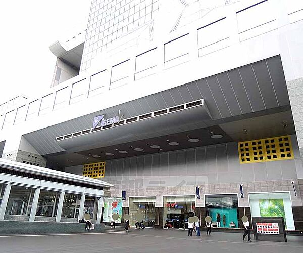 画像26:ジェイアール京都伊勢丹まで618m ＪＲ京都駅にあるデパートといえばこの伊勢丹