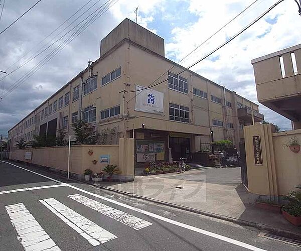 西ノ京中学校まで1500m 二条駅近く 御池通りを上がった場所にございます