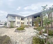 亀岡駅より徒歩10分 築13年1ヶ月 3階建の賃貸物件