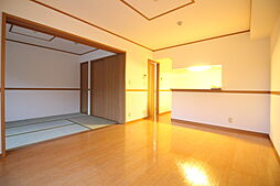 ラヴィアンローズＤ棟 102 1階2LDKのリビング/ダイニング