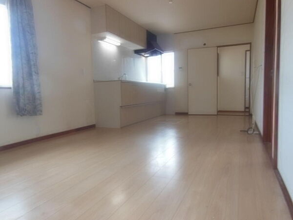 １階LDK９帖です。