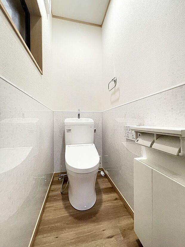 内装〜toilet〜綺麗・スッキリ・快適なウォシュレット付トイレでくつろげる空間です。