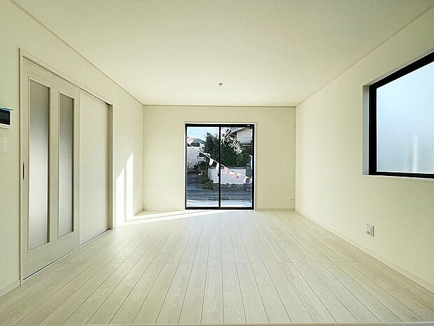 内装〜living room〜　 オープンでのびやかな空間を生み出す、こだわりの「広がり」と「ゆとり」 　Ｃ号棟