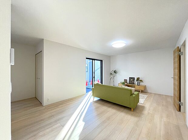 内装〜living room〜　 オープンでのびやかな空間を生み出す、こだわりの「広がり」と「ゆとり」　1号棟   