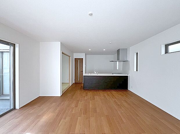 内装〜living room〜　 オープンでのびやかな空間を生み出す、こだわりの「広がり」と「ゆとり」  　2号棟