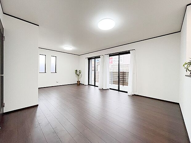 内装〜living room〜　 オープンでのびやかな空間を生み出す、こだわりの「広がり」と「ゆとり」  　M号棟