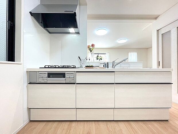 内装〜kitchen〜　 毎日使うキッチンがきれいだとお料理も楽しくなります。 　1号棟