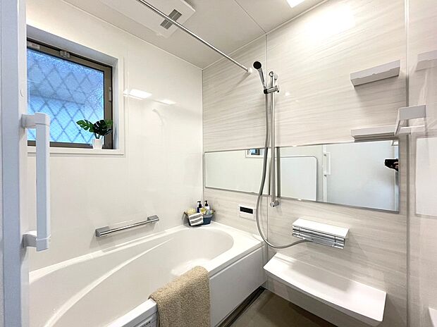 内装〜bathroom〜　 浴室乾燥機付で心地よいバスタイムを実現 