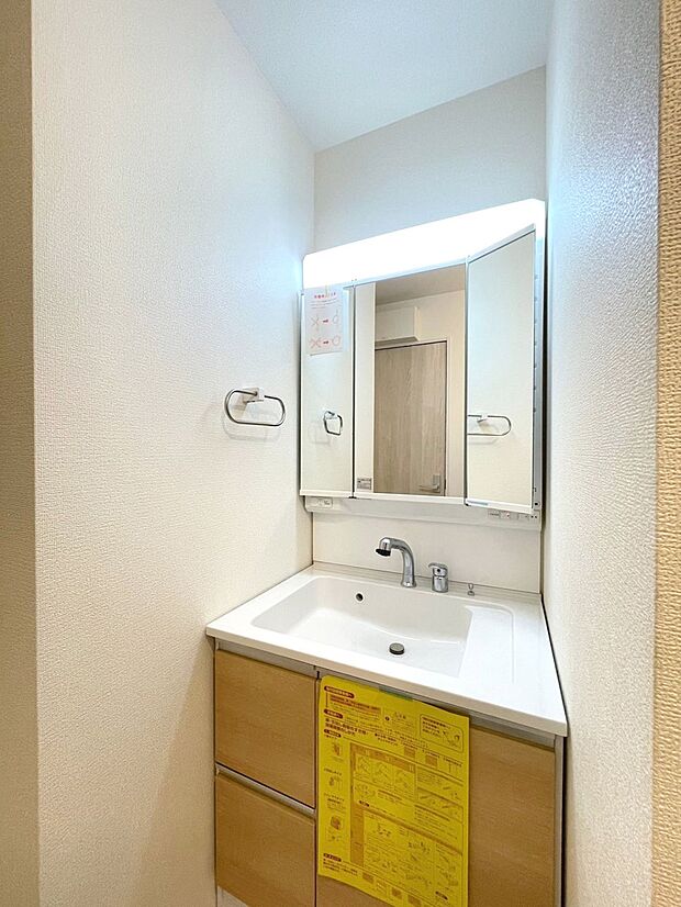 内装〜washroom〜　 収納力と機能性に優れたお手入れラクラク洗面化粧台 　6号棟