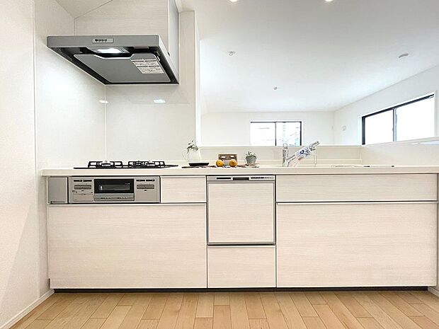 内装〜kitchen〜　 毎日使うキッチンがきれいだとお料理も楽しくなります。 　2号棟